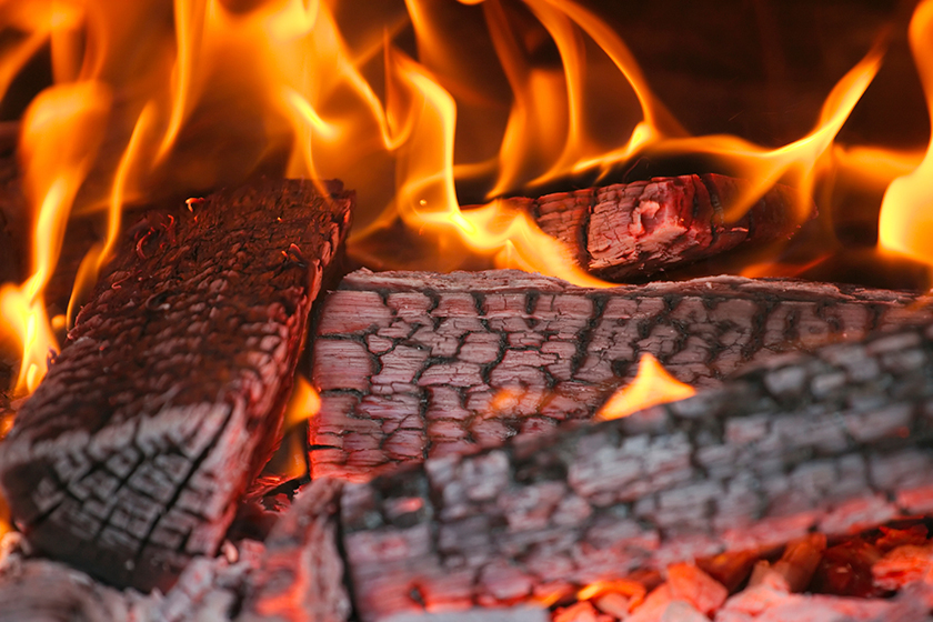 Erste Hilfe bei Ruß und Rauch im Feuerraum.